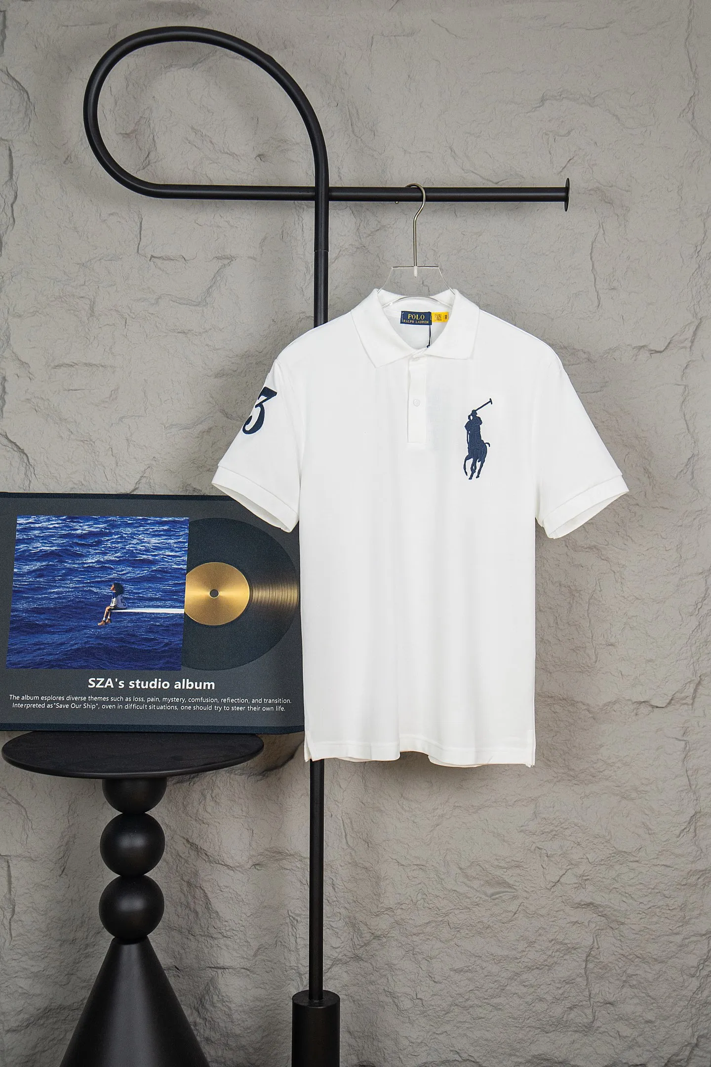 P140 Polo Ralph Lauren/Ralph Lauren basic Malaysian embroidery logo Big Pony Polo shirt T-shirt short sleeve S~XL black navy gray white original fabric 100% pique cotton, imported embroidery logo on the chest, "3" patch logo on the cuffs, custom threaded collar, Malaysian embroidery, the highest version, suitable for business and leisure daily use! 🌘Two-button placket, laser logo pearlescent resin buttons, cuffs and hem using double-thread sewing technology, different currency versions, full set of original three-label accessories!